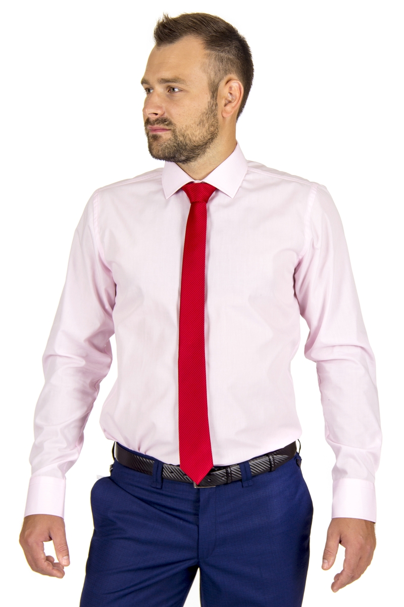 Красный галстук белый костюм